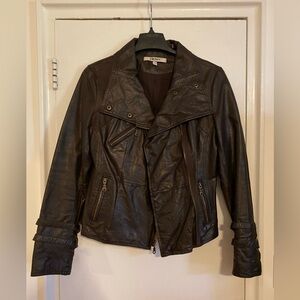 DKNY
brown leather asymmetrical zip front motorcycle jacket
- size  M,  Brown
